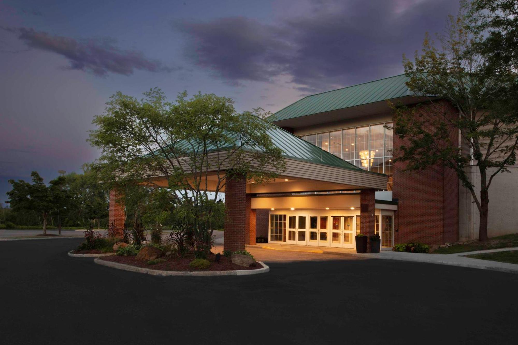 Doubletree By Hilton Hotel Burlington Vermont Экстерьер фото