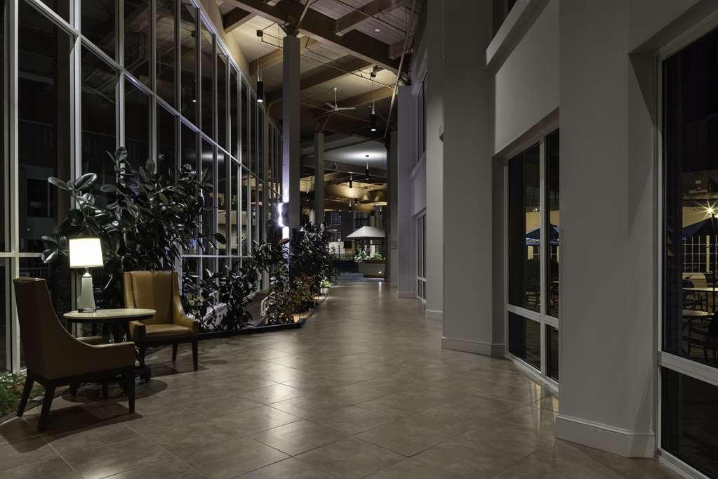 Doubletree By Hilton Hotel Burlington Vermont Интерьер фото